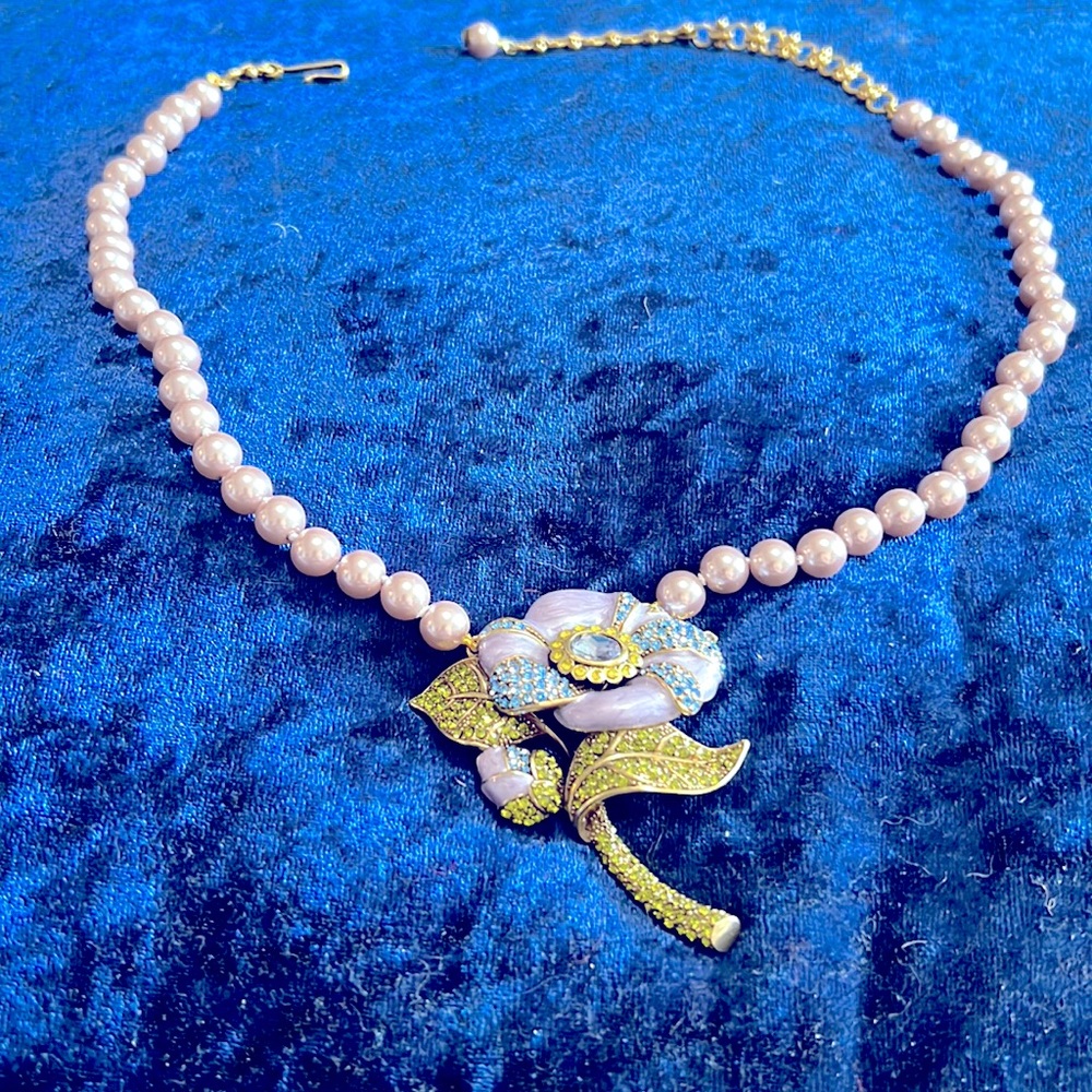 Heidi Daus collectable rose pendant necklace